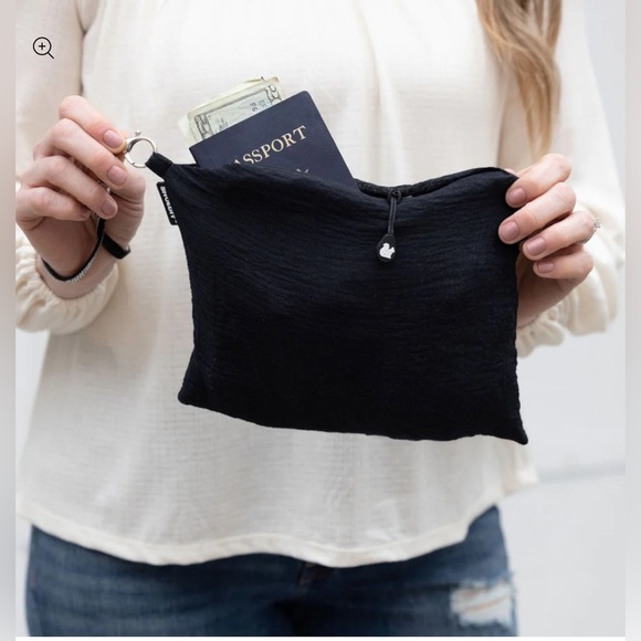 SHOLDIT Infinity Scarf with Secret Pocket - Picture 2 of 8